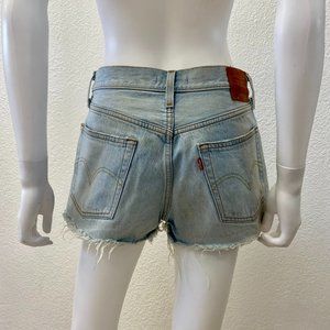 Light Wash Levi's Shorts